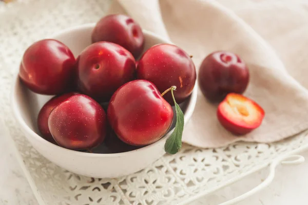 Bowl Fresh Ripe Plums Table — Stock Photo, Image