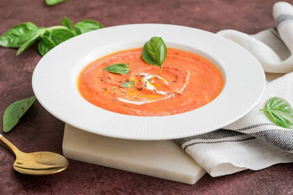 Schüssel Mit Tomatencremesuppe Auf Dem Tisch — Stockfoto