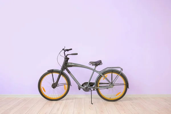 Bicicleta Moderna Contra Pared Color —  Fotos de Stock