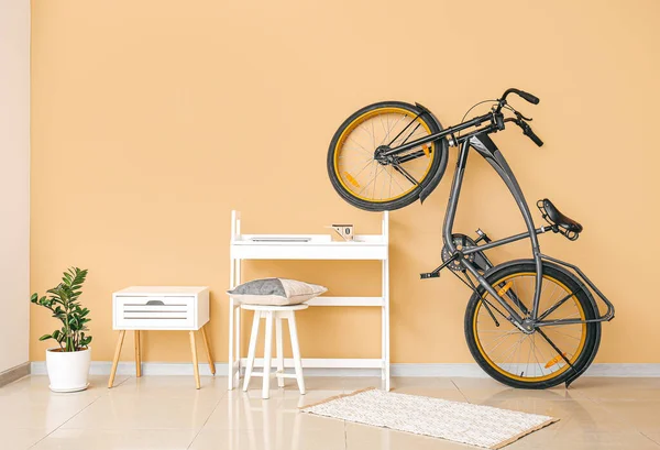 Bisikletli Modern Odanın Içi — Stok fotoğraf