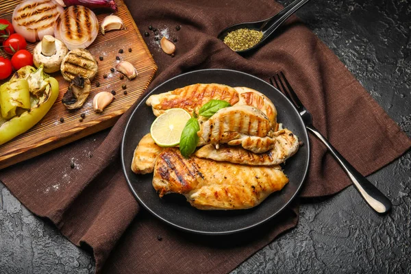 Plate Cooked Chicken Fillet Vegetables Dark Background — Stock Photo, Image