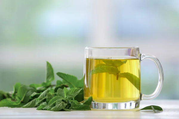 Cup Mint Tea Blurred Background — Stock Photo, Image
