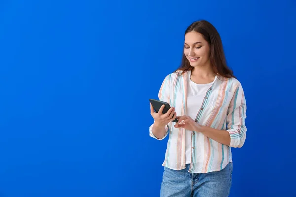 Young Woman Reader Color Background — Stock Photo, Image