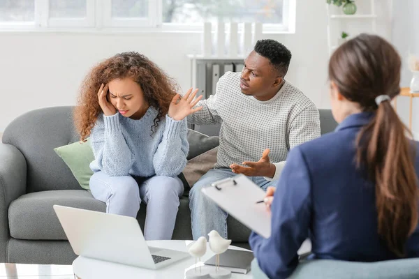 Psychologist Working African American Couple Office — Stock Photo, Image