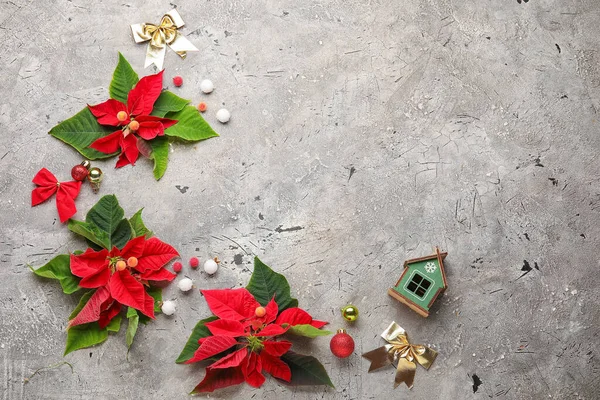 Composition Avec Des Fleurs Plante Noël Poinsettia Sur Fond Gris — Photo