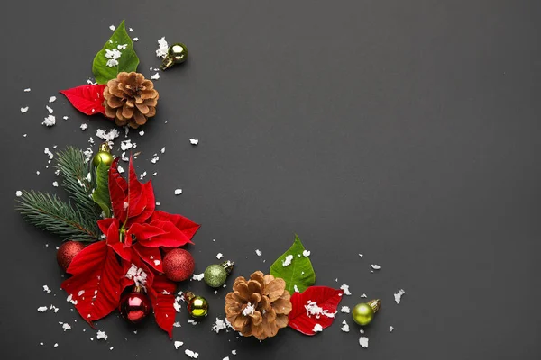 Composición Con Flores Planta Navidad Poinsettia Sobre Fondo Oscuro —  Fotos de Stock