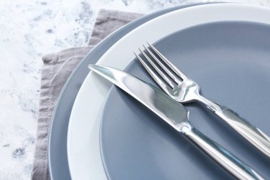 Işık arkaplanındaki basit tablo ayarı