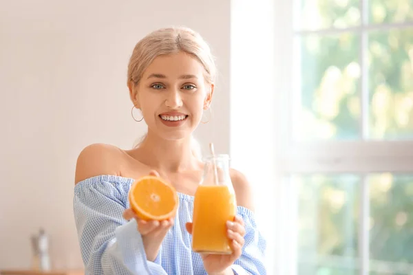 Beautiful Young Woman Drinking Orange Juice Home — Stock Photo, Image