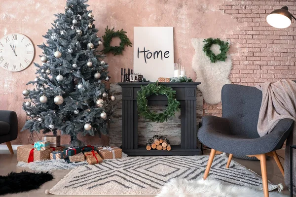 Interieur Woonkamer Met Open Haard Ingericht Voor Kerstmis — Stockfoto