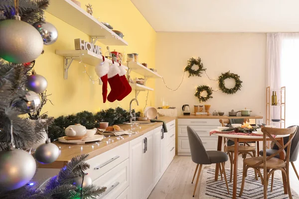 Interno Della Moderna Cucina Decorata Natale — Foto Stock