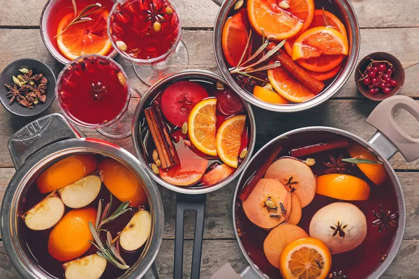 Saucepans Hot Mulled Wine Table — Stock Photo, Image
