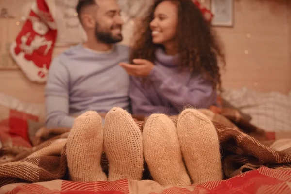 Happy Young Couple Celebrating Christmas Motorhome — Stock Photo, Image