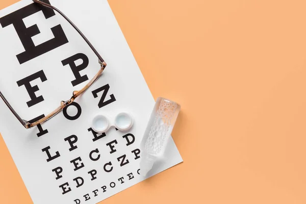 Δοχείο Φακούς Επαφής Διάλυμα Γυαλιά Και Διάγραμμα Οφθαλμικής Δοκιμής Έγχρωμο — Φωτογραφία Αρχείου
