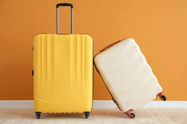 Packed Suitcases Color Wall — Stock Photo, Image