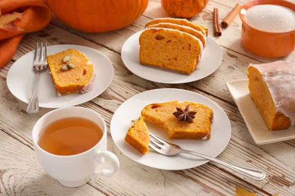 Sabroso Pastel Calabaza Con Mesa —  Fotos de Stock