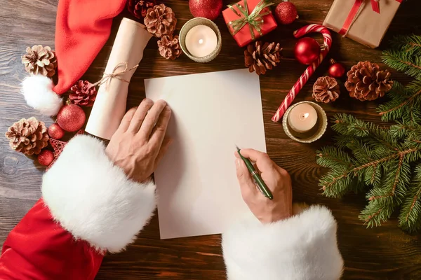 Санта Клаус Пустым Письмом Столом — стоковое фото