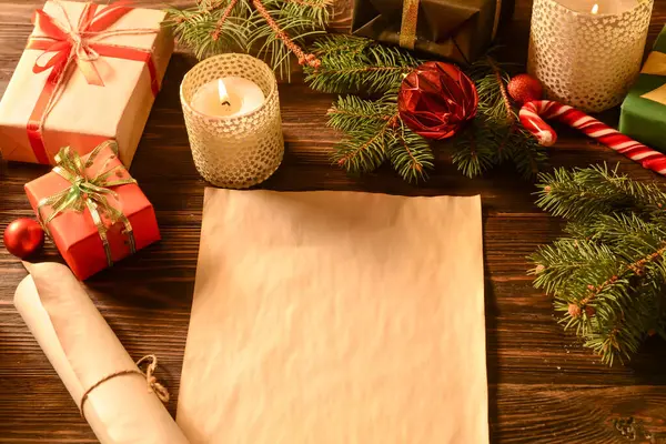 Blankopapier Für Den Brief Den Weihnachtsmann Und Weihnachtsdekor Auf Holzgrund — Stockfoto