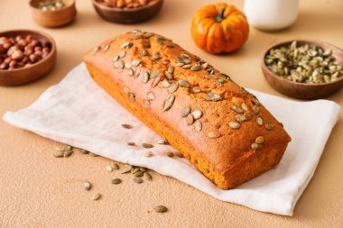 Renkli balkabağı turtası