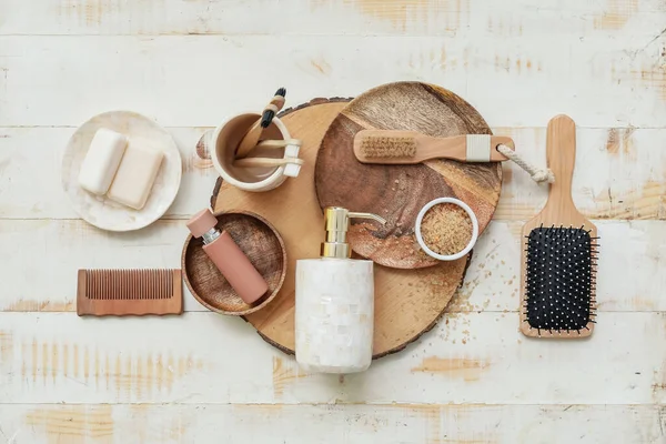 Set Von Bad Accessoires Auf Holz Hintergrund — Stockfoto