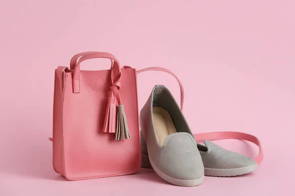 Stylish Bag Shoes Color Background — Stock Photo, Image