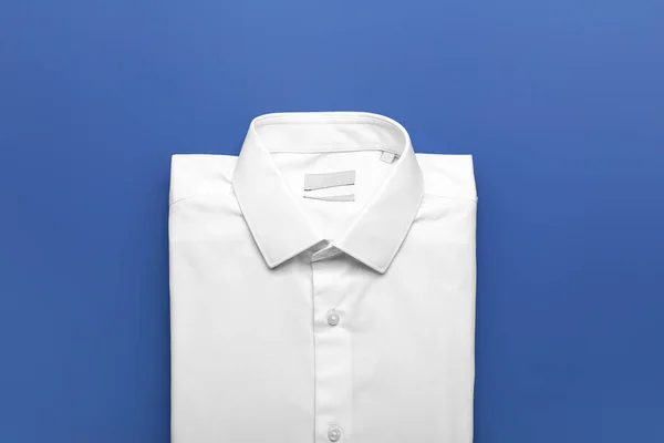 Nueva Camisa Masculina Sobre Fondo Color — Foto de Stock