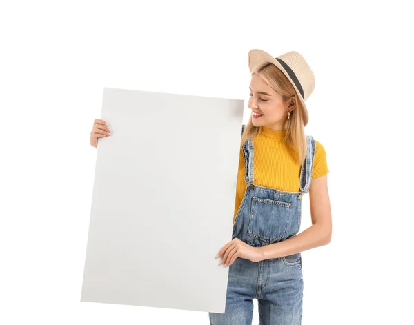 Hermosa Joven Con Cartel Blanco Sobre Fondo Blanco — Foto de Stock