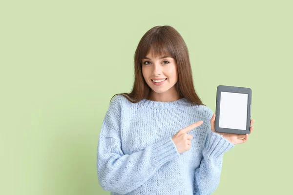 Young Woman Reader Color Background — Stock Photo, Image