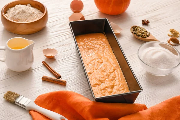 Preparing Pumpkin Pie Table — Stock Photo, Image