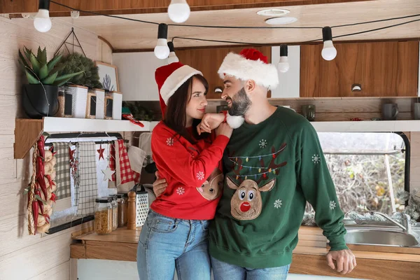 Happy Couple Motorhome Christmas Eve — Stock Photo, Image