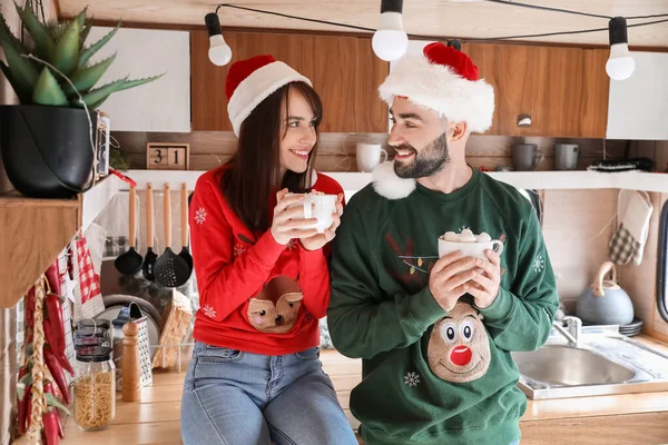 Happy Couple Motorhome Christmas Eve — Stock Photo, Image