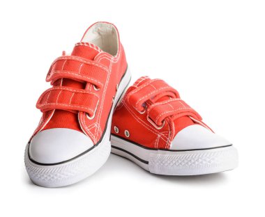 Beyaz arka planda çocuk ayakkabıları