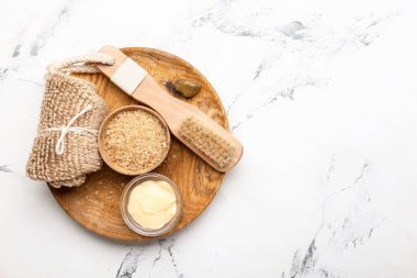 Işık arkaplanındaki güzel spa kompozisyonu