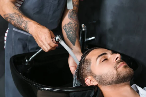 Professional Hairdresser Washing Client Hair Barbershop — Stock Photo, Image