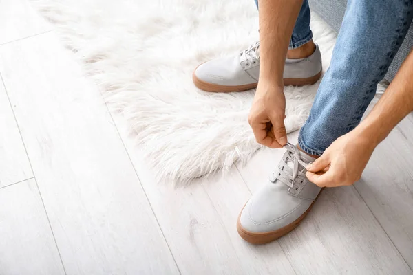 Young Man Putting Stylish Shoes — Foto de Stock