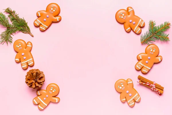 Christmas Composition Gingerbread Cookies Color Background — Stock Photo, Image