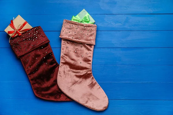 Christmas Socks Gifts Color Background — Stock Photo, Image