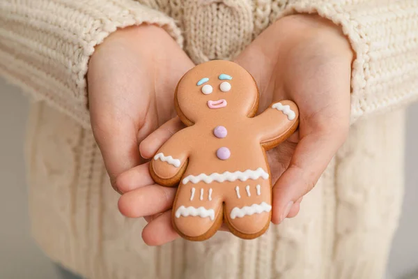 Woman Holding Christmas Cookie Closeup — Stock Photo, Image