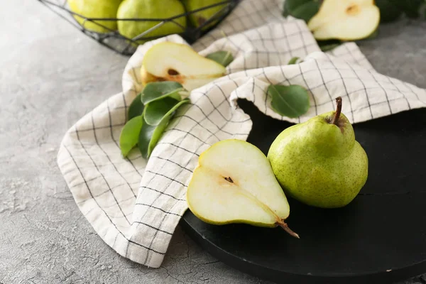 Fresh Ripe Pears Table — Stock Photo, Image