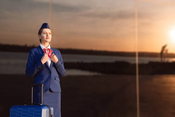 Young Stewardess Luggage Outdoors — Stock Photo, Image