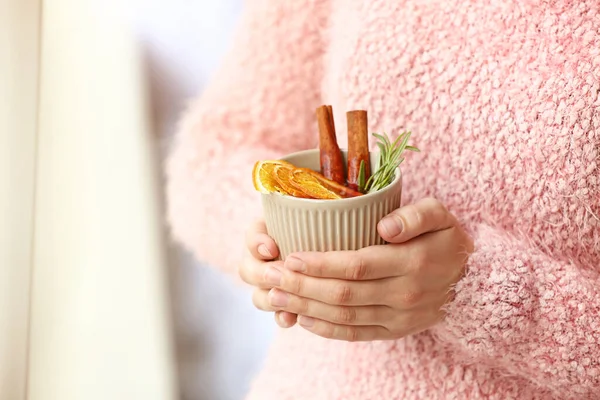 집에서 맛있게 마시고 안에서 — 스톡 사진