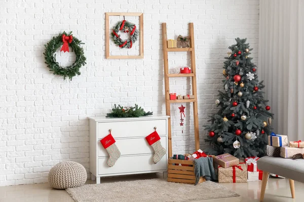 Beautiful Christmas Wreaths Interior Room — Stock Photo, Image