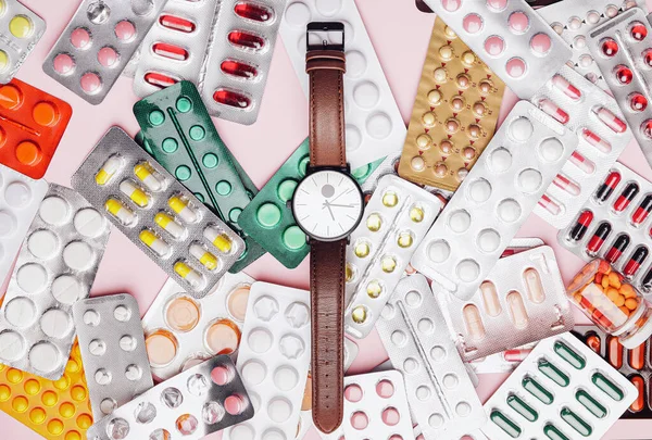 Wrist Watch Pills Color Background — Foto de Stock