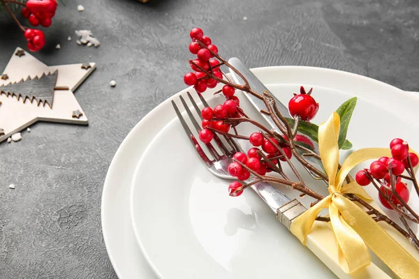Beautiful Christmas Table Setting Mistletoe Dark Background — Foto de Stock