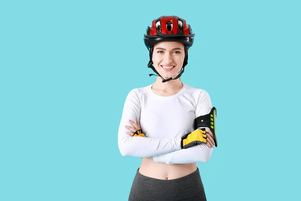 Ciclista Femenina Sobre Fondo Color — Foto de Stock