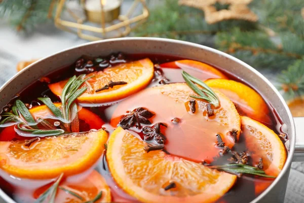 Topf Mit Heißem Glühwein Nahaufnahme — Stockfoto