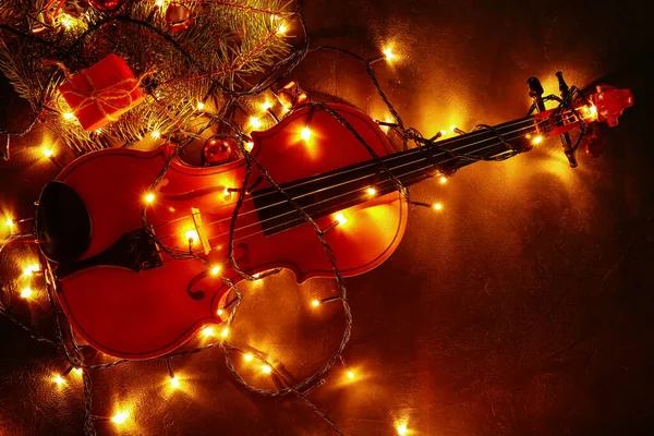 Violín Con Luces Navideñas Decoración Sobre Fondo Oscuro —  Fotos de Stock