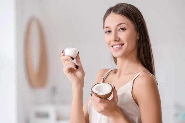 Beautiful Young Woman Coconut Cream Bathroom — Stock Photo, Image