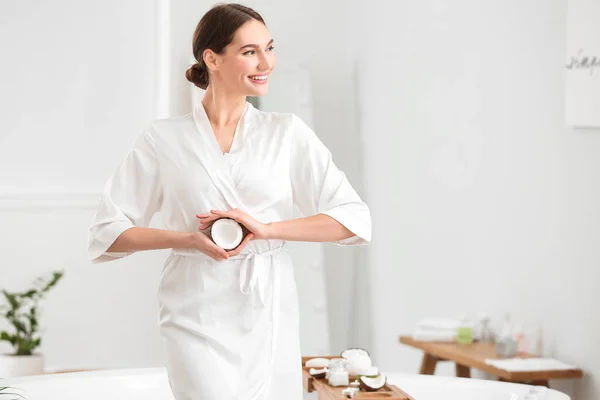 Beautiful Young Woman Coconut Bathroom — Stock Photo, Image