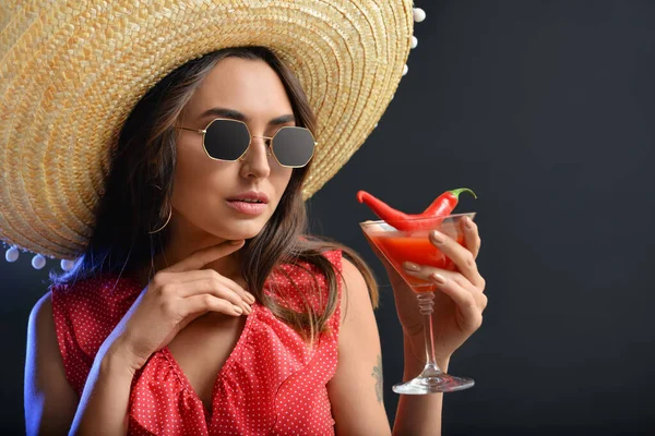 Beautiful Young Woman Sombrero Hat Spicy Cocktail Dark Background — Stock Photo, Image