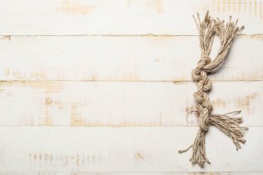 Işık arkaplanda düğümlü halat